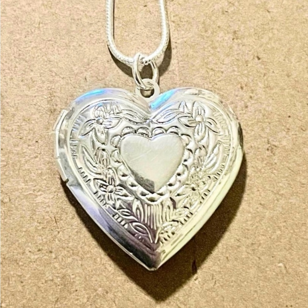 Elegant Silver Plated Heart Locket Necklace